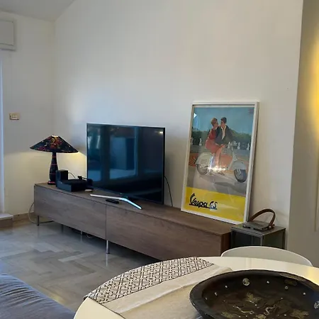 Attico In The City Center, Terrace & Stunning Lake View * Desenzano del Garda