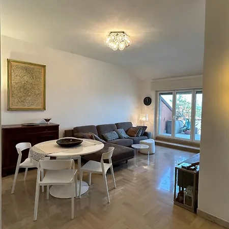 Apartment Attico In The City Center, Terrace & Stunning Lake View *