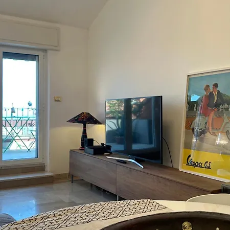 Apartment Attico In The City Center, Terrace & Stunning Lake View Desenzano del Garda