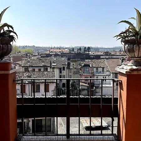 Attico In The City Center, Terrace & Stunning Lake View *