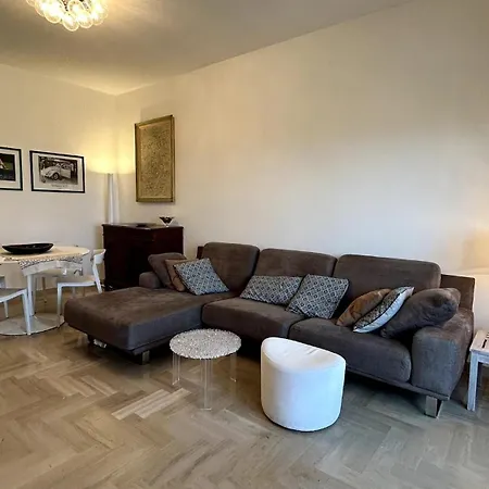 Attico In The City Center, Terrace & Stunning Lake View Apartment *