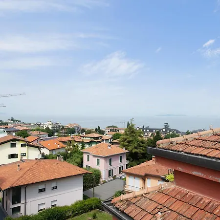 Attico In The Center, Terrace & Stunning View *