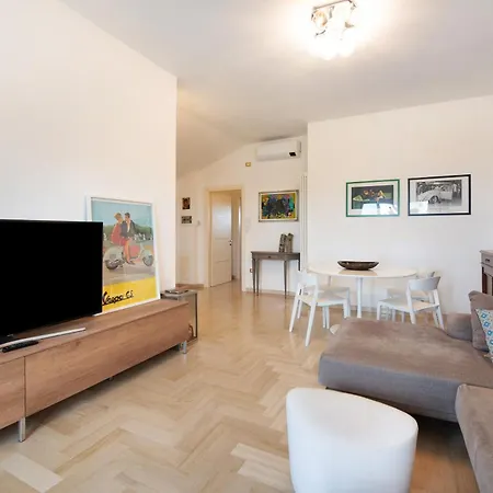 Attico In The Center, Terrace & Stunning View *